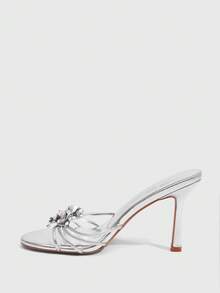 CUCCOO SZL Sandalias de tacón alto sexy de 9 cm con puntera puntiaguda, decoración floral y hebilla, de PU metalizado, adecuadas para citas y fiestas - Plateado - Ver 7
