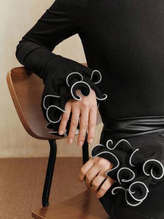 Anewsta Elegantes und schickes schwarz anliegendes Langarm-T-Shirt mit Rüschenbündchen und Perlen für Frauen