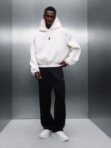 PLAYBOY X SUMWON 修身短款兔子图案白色套头连帽衫，带中央口袋和抽绳帽，长袖，休闲街头风，舒适百搭。 - 白色 - 查看 3