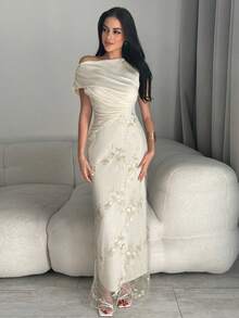 Modelyn 白色花卉夏季優雅婚禮賓客露肩百褶網紗刺繡花朵拼接針織杏色A字長洋裝女款 - 杏色 - 查看 7