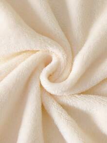 1套圣诞快乐女孩睡衣 - 酒红色毛绒蝴蝶结和奶油色刺绣长袖上衣，蝴蝶结装饰毛绒裤子。柔软针织面料，穿着舒适，可机洗。3件套单独出售