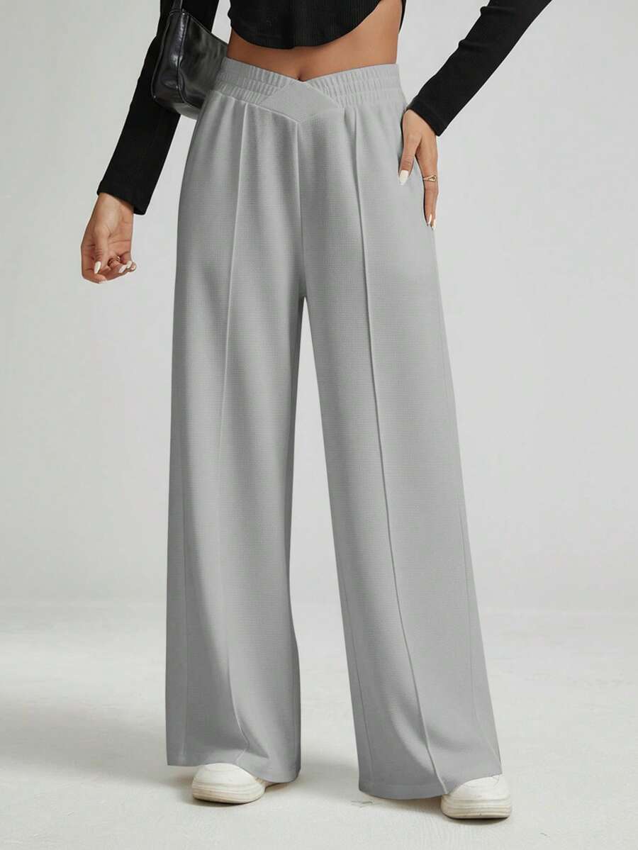 SHEIN Essnce Pantalones anchos casuales de mujer con cintura elástica de unicolor y diseño de rayas de diente de sierra - Gris Claro - Ver 1