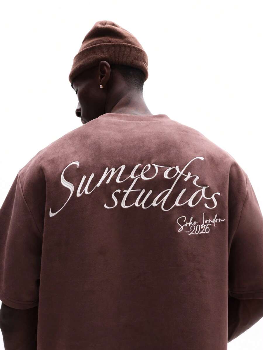 SUMWON Áo thun nam Box Fit cổ tròn in chữ Studios thêu ngực, tay ngắn, phong cách thường ngày, đường phố - màu nâu - Xem 1
