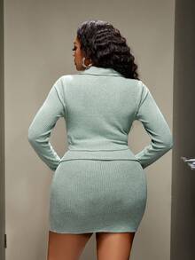 Truni Plus Size Women 2 Pieces Set - Long Sleeve Top And Mini Skirt, Fitted Autumn/Winter Outfit, For Pear Triangle Body Shape - Green - View 2