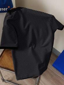 Manfinity Hypemode Áo thun in hình ngựa sọc mỏng cổ điển đen xám thời trang Unisex, Áo thun in sọc cổ điển thời trang - Nhiều màu - Xem 2