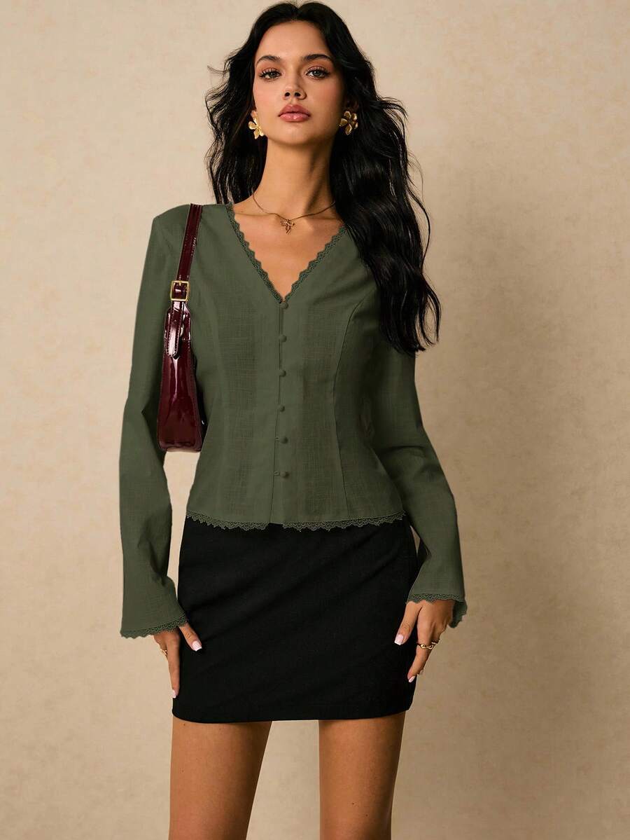 Poéselle Áo sơ mi dài tay cổ chữ V tối giản màu trơn dành cho nữ - xanh quân đội - Xem 1