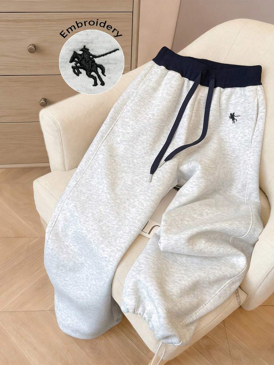 Franclia Pantalones de chándal casuales de talla grande para mujer con bordado de caballero, cintura con cordón y bolsillos, pierna ancha - Gris - Ver 1