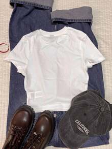 Attitoon 复古休闲风“我爱纽约”字母图案T恤，饰有自由女神像、纽约风景和涂鸦印花，圆领短袖修身女款T恤，适合夏季、复古、学院风、百搭、性感、可爱、Y2K、椰子女孩、波西米亚风、嬉皮风、音乐节等风格，也适合秋冬季穿着。 - 白色 - 查看 2