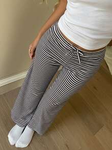 少女休闲亲子装，藏蓝色和白色条纹蝴蝶结装饰抹胸上衣和阔腿裤套装 - 黑與白 - 查看 4