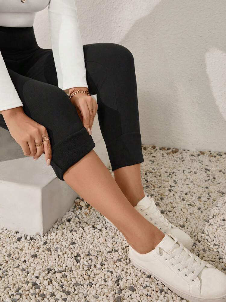 Leggings de mujer de talla grande con forro térmico, decorados con botones, de estilo casual y elegante para otoño/principios de primavera, vacaciones, invierno, negros, de gran elasticidad, con detalle de botones, para salidas, 2026 nuevo, simple y de moda para uso diario, principios de primavera, vacaciones de mujeres, días festivos para mujeres, primavera de mujeres, Día de San Valentín, San Valentín para mujeres, leggings de yoga