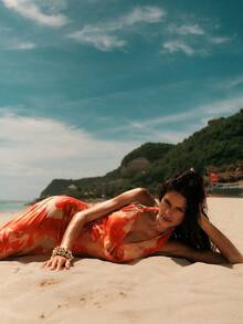 SHEIN Swim Vcay Vestido de playa de verano para mujer con estampado floral, escote halter y espalda descubierta - Multicolor - Ver 6
