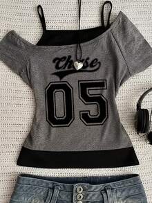 Attitoon 休闲简约运动街头休闲聚会派对机场装，数字和英文字母学院风印花图案，舒适女士深灰色二合一紧身斜肩带撞色短袖T恤，适合秋冬季穿着。 - 彩色 - 查看 6