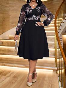 SHEIN Lady CURVE 大码女式花卉亮片饰边V领长袖优雅连衣裙 - 黑色 - 查看 4