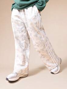 SUMWON 迷彩印花侧条纹阔腿运动裤，抽绳腰带，弹性裤脚，适合日常休闲度假穿着 - 軍綠色 - 查看 1