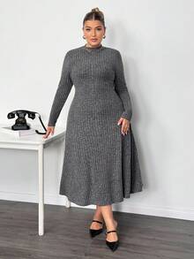 Truni Lacenleopard 加大码纯色罗纹立领长袖连衣裙，适合梨形三角身材 - 灰色 - 查看 4