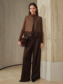 Revavyn 女士纯色圆领露肩荷叶边花卉休闲通勤背心 - 棕色 - 查看 1