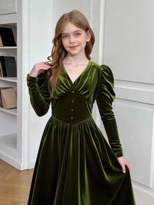 SHEIN Vestido verde con cuello en V, mangas con volantes y cintura ceñida para niñas preadolescentes, vestido de princesa, conjunto elegante para niñas, vestido formal, vestido de dama de honor, vestido de invitada a boda de otoño, vestido de vendaje, conjunto de Año Nuevo para niñas, vestido de gala de baile de máscaras - Verde Oliva - Ver 9