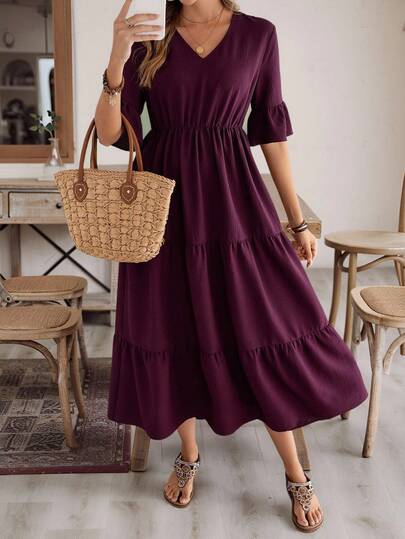 EMERY ROSE فستان بأكمام مكشكشة ذو لون أحادي، أسلوب عطلة عادي