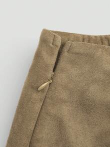 Sweetra Plus Size Brown Pleated Asymmetric Zipper Back Suede Fuzzy Fabric Short Skirt, Minimalist Style For Commuting, Autumn/Winter - Khaki - View 3