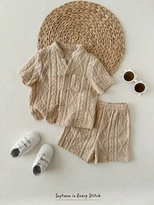 Cozy Pixies 2件套男婴度假风提花面料装饰翻领短袖开衫衬衫和松紧腰短裤套装 - 杏色 - 查看 5