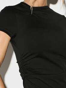 KIZN 不对称领口短袖修身迷你连衣裙，适合派对、夜店等场合，必备单品 - 黑色 - 查看 4