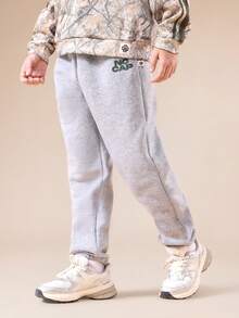 SUMWON 男童迷彩印花套头连帽衫和运动裤套装，带帽设计，松紧腰带，休闲两件套，度假必备 - 彩色 - 查看 4