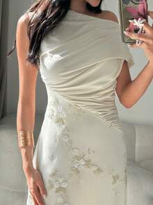 Modelyn 白色花卉夏季優雅婚禮賓客露肩百褶網紗刺繡花朵拼接針織杏色A字長洋裝女款 - 杏色 - 查看 2