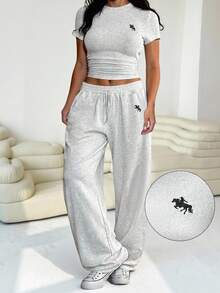 Solflare 2 件大码女式灰色刺绣徽标休闲套装，春夏，运动裤套装，女士休闲夏季服装，女士俱乐部服装，海滩度假服装，两件套女式 2 件套休闲套装女士阔腿运动裤 - 淺灰色 - 查看 3