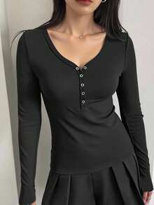 SHEIN 青少年女孩上衣紧身、时尚、基本款纽扣细节长袖女孩休闲 T 恤，返校、简约 T 恤，弹性柔软面料，罗纹纹理