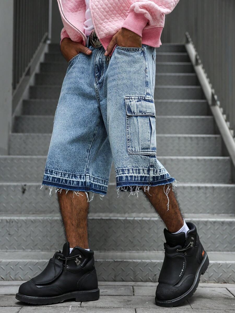 Manfinity EMRG 男士复古水洗做旧工装口袋宽松毛边七分牛仔裤 - 中等水洗藍 - 查看 1