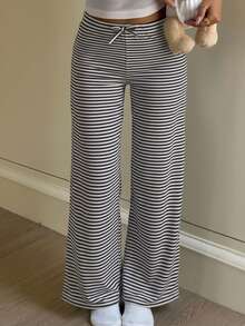 少女休闲亲子装，藏蓝色和白色条纹蝴蝶结装饰抹胸上衣和阔腿裤套装 - 黑與白 - 查看 9