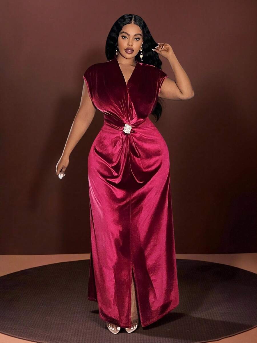 Veslaya Spring/Summer New Elegant Date Night & Formal Party & Evening Gown, Solid Burgundy, Fitted Sleeveless V-Neck Waist Metal Buckle Accent Slit Hem Velvet Maxi Dress, Plus Size - Red Violet - View 1