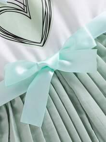 SHEIN 女婴优雅甜美时尚白色喇叭袖蕾丝领绿色爱心印花拼接褶皱阔腿领绿色丝带蝴蝶结装饰连体裤，适合拍照、上学、街头穿着 - 綠色 - 查看 7
