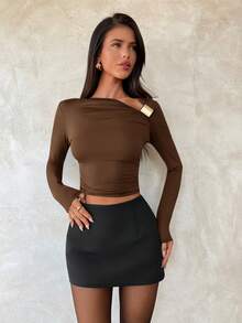 Aloruh Áo thun cổ bất đối xứng họa tiết kim loại thời trang dành cho nữ, thích hợp khi đi làm - Cà phê nâu - Xem 1