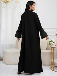 Al Najma 女士优雅翻领拼接人造毛皮袖口长袍，秋季款 - 黑色 - 查看 2