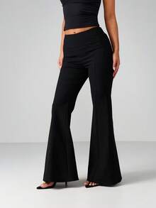 MISSGUIDED 高腰褶裥修身喇叭裤，阔腿喇叭裤，适合办公室穿着，专业正式，优雅大方。 - 黑色 - 查看 5