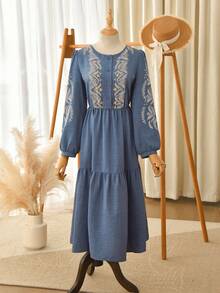 Rusticease 女士刺绣纽扣荷叶边下摆休闲长袖连衣裙 - 藏蓝色 - 查看 5