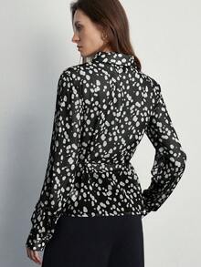 Aveloria Modichic Random Blue Polka Dot Print Shirt, Classic Collar Design, Drawstring Waist For Adjustable Fit, Suitable For Multiple Occasions - Black - View 3