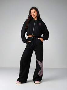 Missguided x Playboy Oversized Crop Voll-Reißverschluss Kapuzenpullover mit Strass-Hasen-Logo und Rücken-Text-Detail für lässigen Streetwear-Stil - Schwarz - Übersicht 3