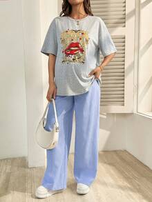 SHEIN 2pcs Maternity Casual Fashion Street Chic Red Lip & Rock Letter Print Loose Fit Dropped Shoulder T-Shirt And Adjustable Waist Striped Print Wide Leg Pants Set, Spring/Summer/Autumn Linen Pants Set Pants And Top Set Summer Pants Sets For Women 2 Piece Casual Sets Woman 2 Piece Woman Set Pants - Blue and White - View 3