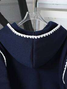 SHEIN 1pc Tween Girl'Fashionable Navy Blue And White English Print Sweatshirt,Loose Fit Pullover,Autumn Casual School Back-To-School Contrast Trim Hoodie - Navy Blue - View 4