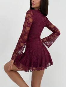 Aloruh 酒红色浪漫约会之夜新款深V领长袖蕾丝拼接腰部A字连衣裙，适合冬季穿着 - 酒紅色 - 查看 8
