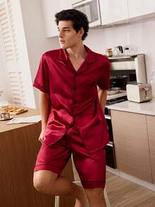 CoupledUp 1 Set Piyama Pria Lengan Pendek Kerah Warna Polos dengan Saku dan Dasi Kupu-kupu Imitasi dari Sutra - Burgundy - View 8