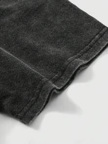 ROMWE MEN Goth 男士人像印花酸洗短袖T恤，适合日常穿着，春夏款 - 黑色 - 查看 5