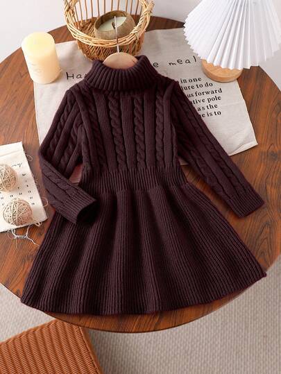 女童简约可爱紫红色扭绳麻花针织毛衣连衣裙，长袖圆领高领套头衫，公主A字裙摆，适合万圣节、圣诞节、节日场合以及日常优雅可爱的穿着