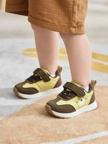 Cozy Pixies Một đôi giày thể thao trẻ em màu vàng nâu phối hợp thêu hình gấu, đế mềm, dễ thương và thoải mái, phù hợp cho mọi mùa, dành cho bé trai. - Vàng nhạt - Xem 3