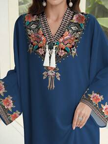 SHEIN Najma 女士花卉仿刺绣数码印花V领流苏设计优雅阿拉伯风长连衣裙，春秋季长袖 - 彩色 - 查看 4