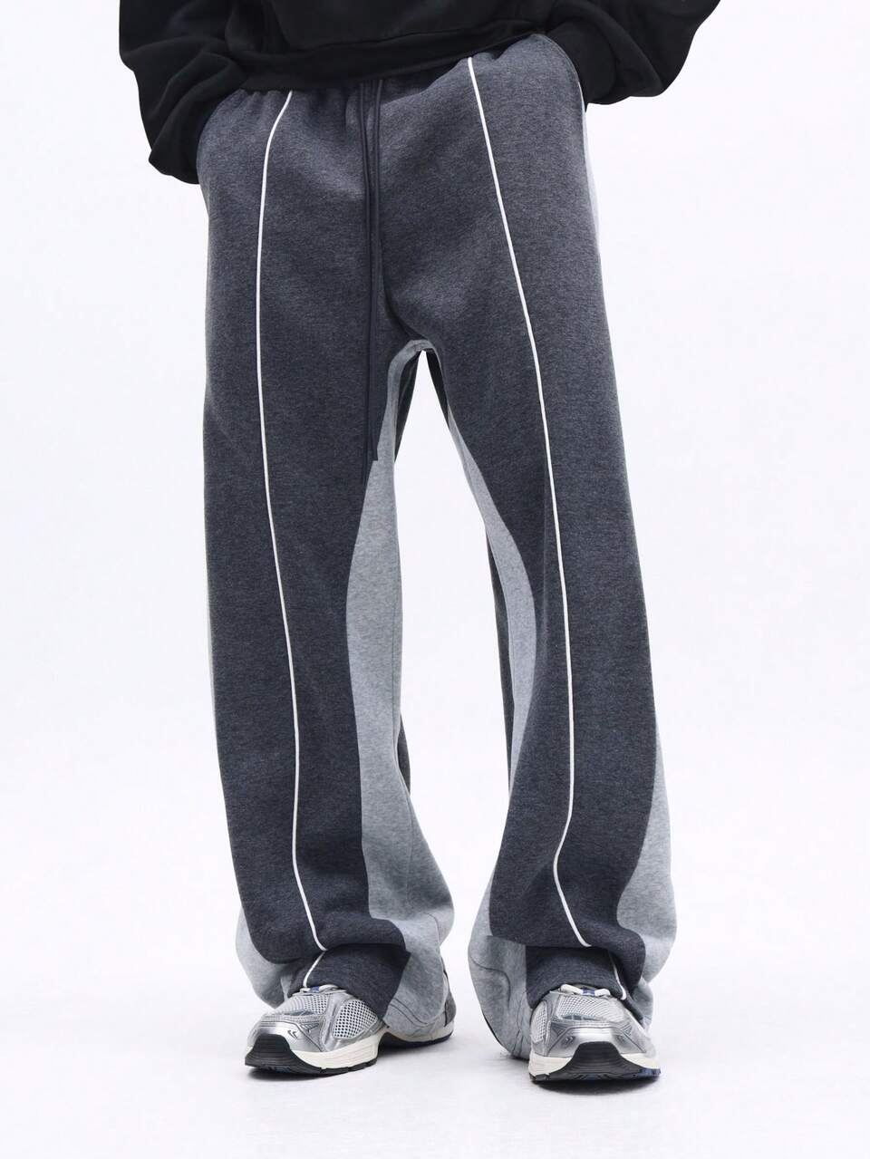 SUMWON Calça de Moletom Folgada com Painéis Laterais de Costura Tonal, Detalhes em Piping Branco, Cintura com Cordão Relaxado, Calça de Lazer Simples