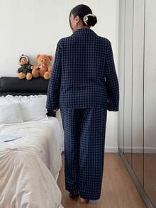Dream Adore Bộ đồ ngủ dài tay dáng rộng, thoải mái, cỡ lớn, in họa tiết kẻ caro, có cổ ve áo, thích hợp mặc nhà mùa thu, màu xanh hải quân, bộ đồ ngủ kẻ sọc, quần áo mùa đông. - Nhiều màu - Xem 2