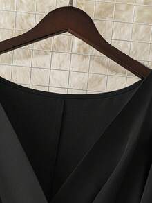 DreamSkyne Đầm dài tay ngắn cổ chữ V màu trơn thanh lịch cỡ lớn dành cho nữ - màu đen - Xem 3